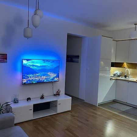 Modern Seaside Apartment With Balcony Tale Apartment Kotor Extérieur photo